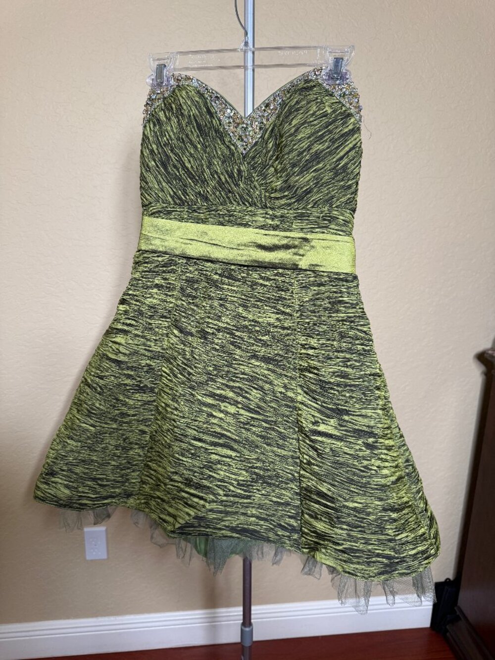 Jovani 15802 Olive Green Crinkled Taffeta Strapless Party Dress NWT Size 12